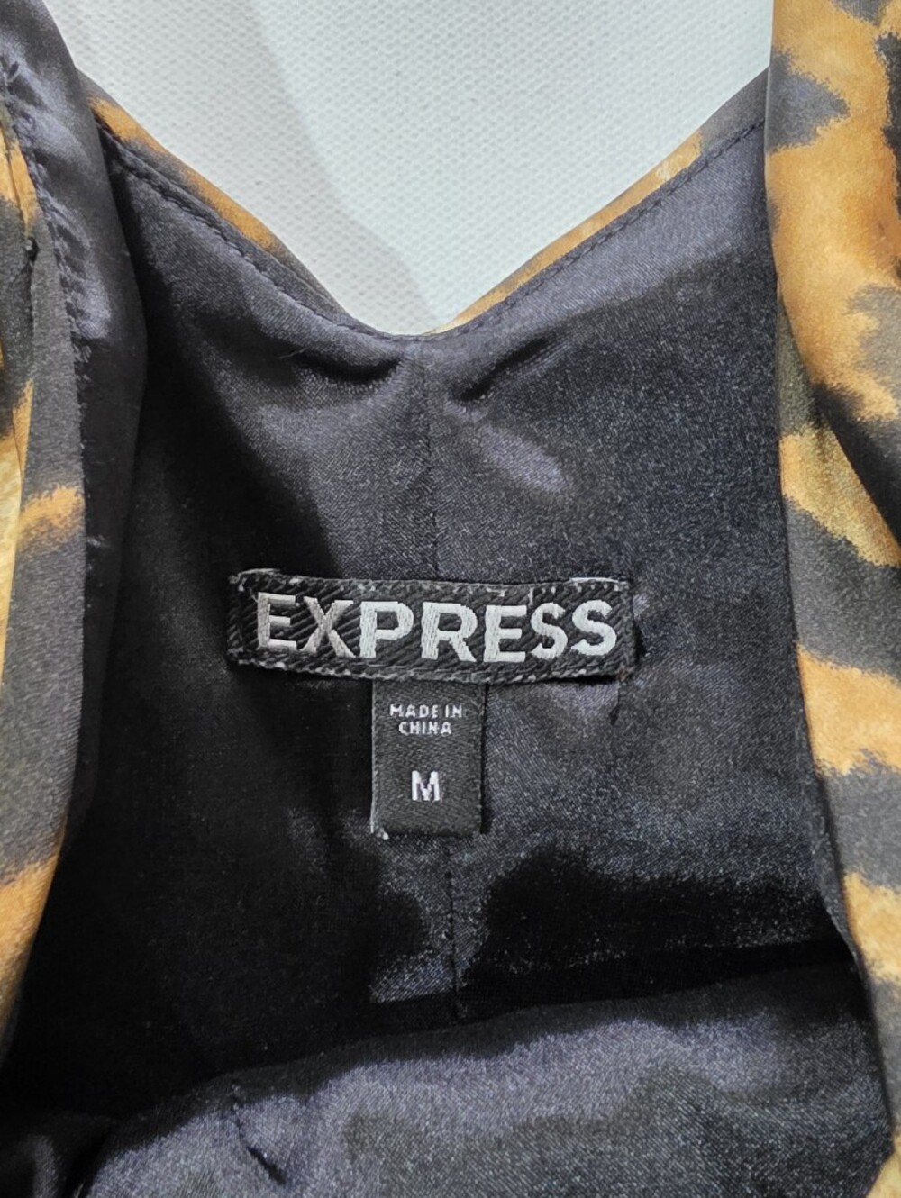 Express Sleeveless Cheetah Print Blouse Womens Sz Medium Tan Black Drape Front - Picture 4 of 6